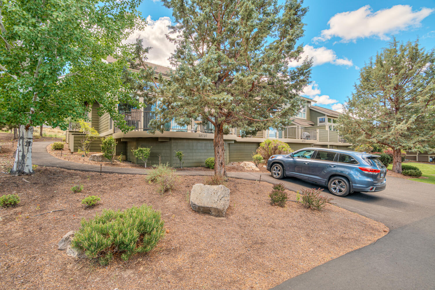10737 Village Loop