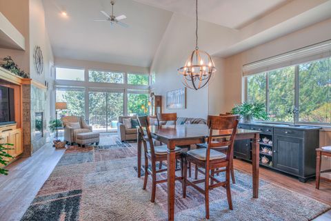 Tiny photo for 10737 Village Loop, Redmond, OR 97756 (MLS # 220221711)
