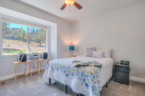 Tiny photo for 10737 Village Loop, Redmond, OR 97756 (MLS # 220221711)