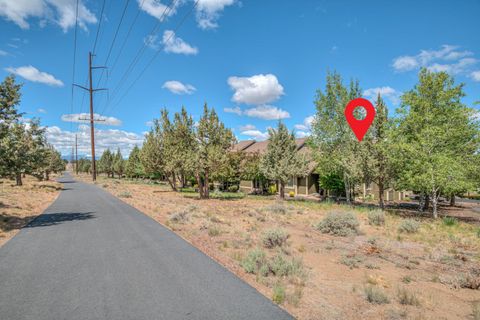 Tiny photo for 10737 Village Loop, Redmond, OR 97756 (MLS # 220221711)