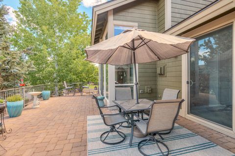 Tiny photo for 10737 Village Loop, Redmond, OR 97756 (MLS # 220221711)