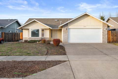 Photo of 1629 Husker Butte Lane, Medford, OR 97504 (MLS # 220227208)