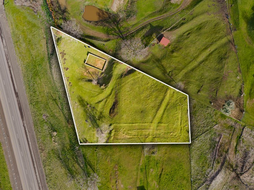 Looking for the perfect spot to build your dream home or invest in a piece of paradise? Look no further! This spacious 1.41-acre lot offers a prime location with amazing views and endless possibilities. Whether you're looking to build, garden, or just enjoy the serenity of nature, this lot is ready to make your dreams come true. Don't miss your chance to own this incredible piece of land. Whether you're a visionary ready to create something special or simply seeking a tranquil retreat, this property is brimming with potential.