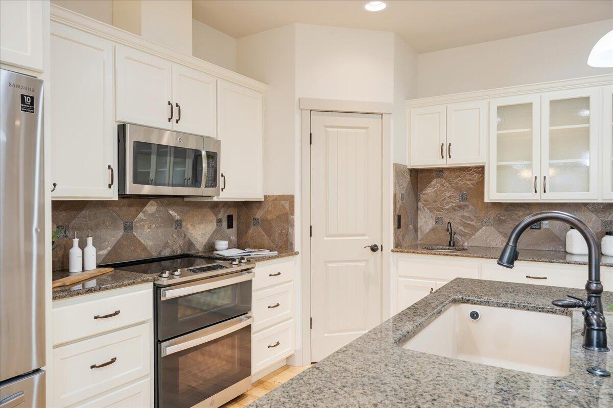 Broken Top - Residential