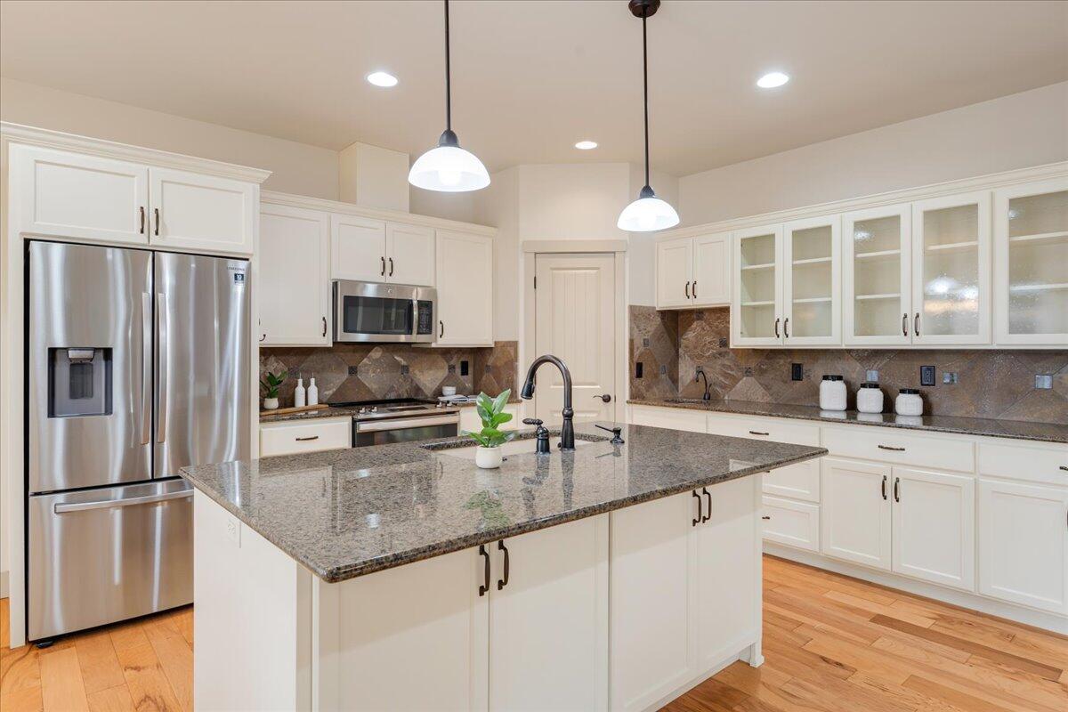 Broken Top - Residential