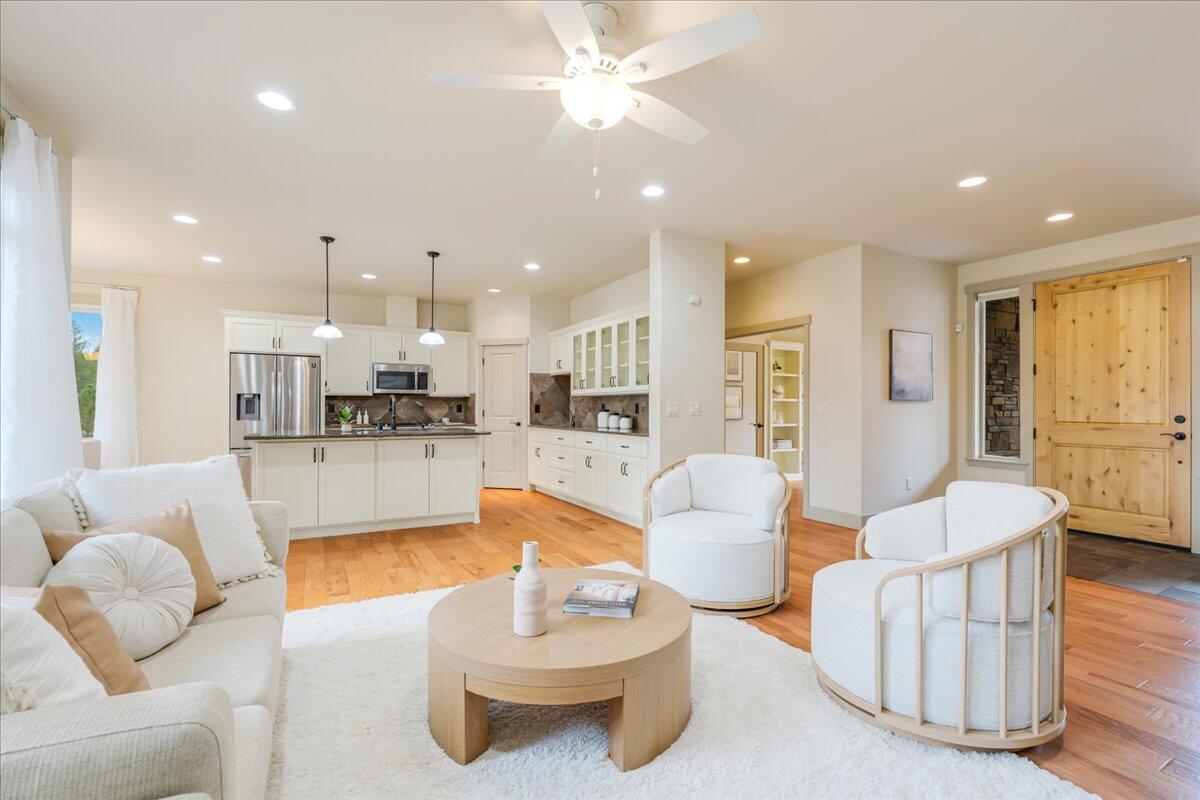 Broken Top - Residential