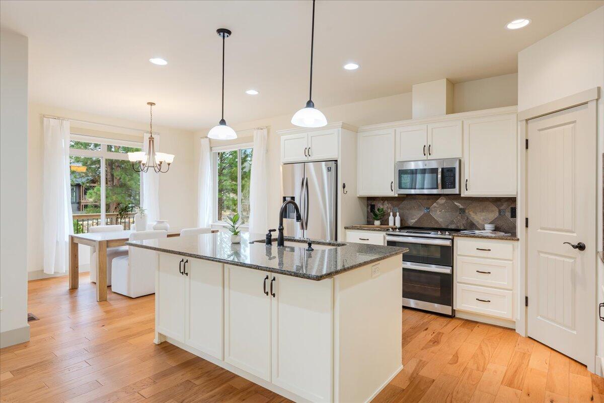 Broken Top - Residential