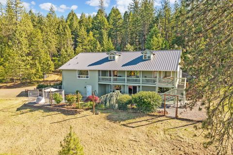 Photo of 16445 Meadows Road, White City, OR 97503 (MLS # 220219437)