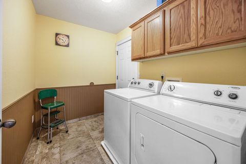 Tiny photo for 16445 Meadows Road, White City, OR 97503 (MLS # 220219437)