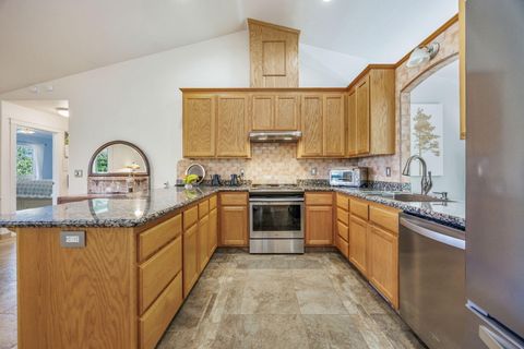 Tiny photo for 16445 Meadows Road, White City, OR 97503 (MLS # 220219437)