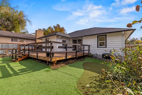 Tiny photo for 1855 Portland Street, Klamath Falls, OR 97601 (MLS # 220211707)