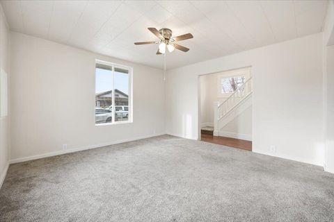 Tiny photo for 606 SW 2nd Street, Pendleton, OR 97801 (MLS # 220214044)