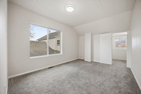 Tiny photo for 606 SW 2nd Street, Pendleton, OR 97801 (MLS # 220214044)