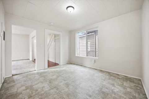 Tiny photo for 606 SW 2nd Street, Pendleton, OR 97801 (MLS # 220214044)