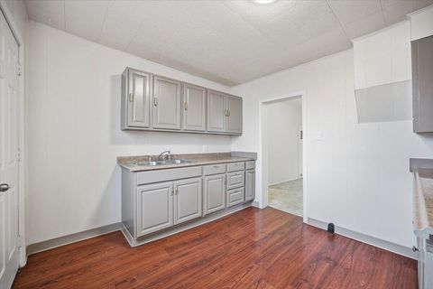 Tiny photo for 606 SW 2nd Street, Pendleton, OR 97801 (MLS # 220214044)