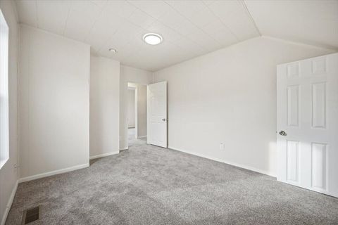 Tiny photo for 606 SW 2nd Street, Pendleton, OR 97801 (MLS # 220214044)