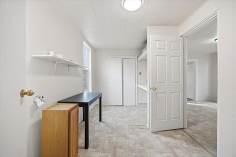 Tiny photo for 606 SW 2nd Street, Pendleton, OR 97801 (MLS # 220214044)