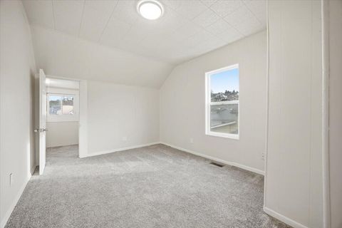 Tiny photo for 606 SW 2nd Street, Pendleton, OR 97801 (MLS # 220214044)
