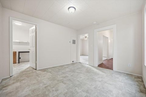 Tiny photo for 606 SW 2nd Street, Pendleton, OR 97801 (MLS # 220214044)