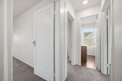 Tiny photo for 606 SW 2nd Street, Pendleton, OR 97801 (MLS # 220214044)