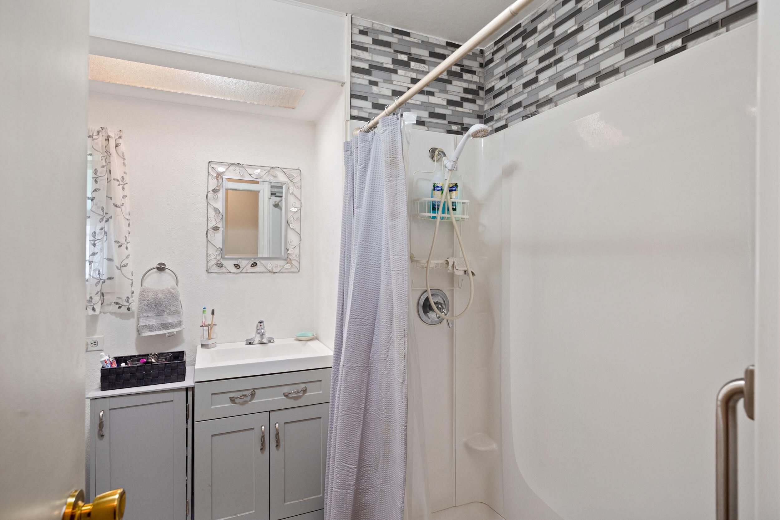 Rogue Lea Estates - Residential