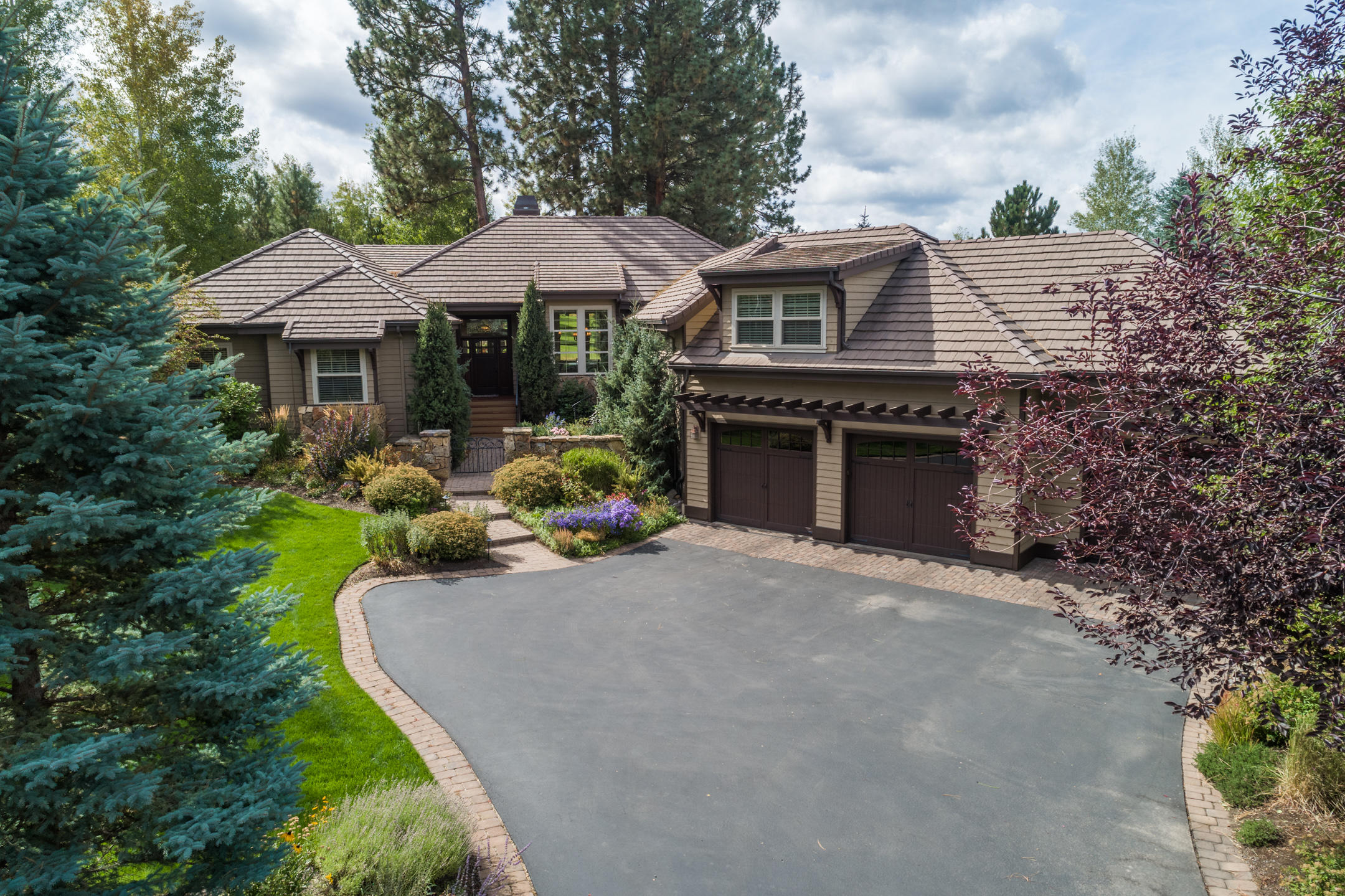 Broken Top - Residential