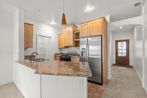 Tiny photo for 1238 Fruitdale Drive, Grants Pass, OR 97527 (MLS # 220219694)