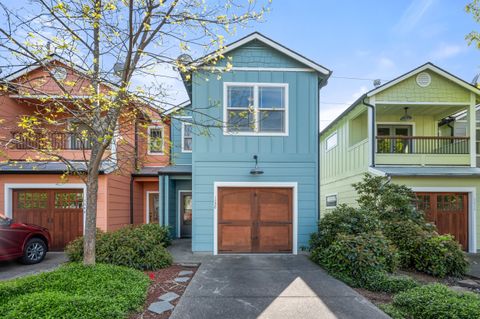 Photo of 1238 Fruitdale Drive, Grants Pass, OR 97527 (MLS # 220219694)