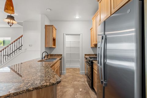 Tiny photo for 1238 Fruitdale Drive, Grants Pass, OR 97527 (MLS # 220219694)