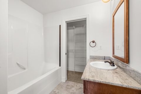 Tiny photo for 1238 Fruitdale Drive, Grants Pass, OR 97527 (MLS # 220219694)