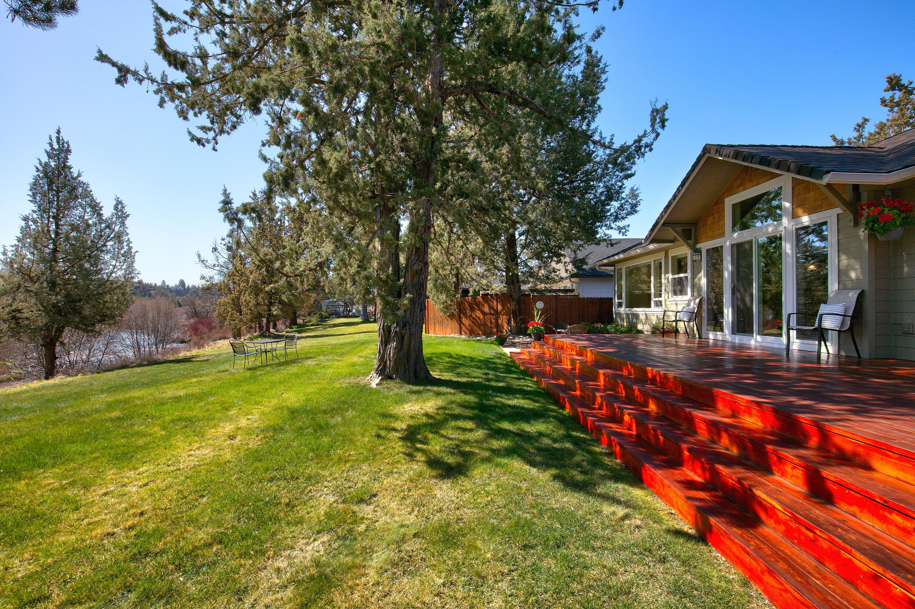 Townsite Of Laidlaw - Residential