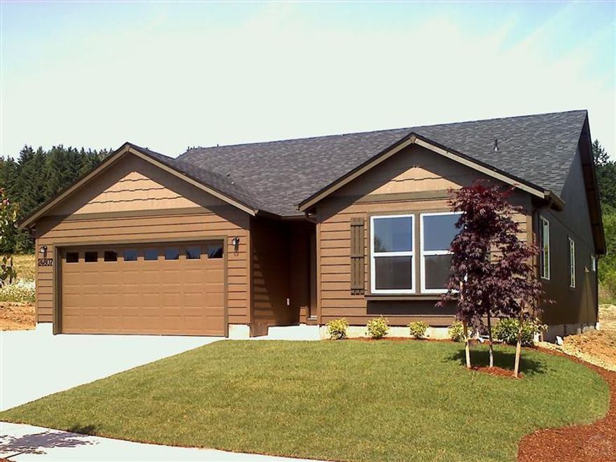 ***$3500.00 towards closing costs with an accepted full price offer when using Builder's preferred Lender - Washington Trust Bank. Call listing agent for details.** Edgewood floor plan w/4' extension, covered patio off dining room. Some fencing added to back property line.