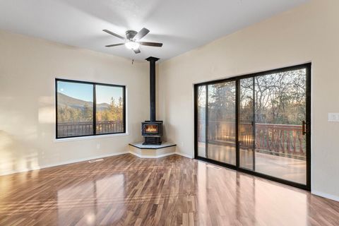 Tiny photo for 111 Lance Drive, Grants Pass, OR 97526 (MLS # 220215678)