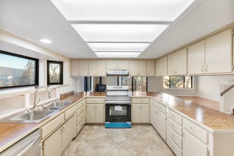 Tiny photo for 111 Lance Drive, Grants Pass, OR 97526 (MLS # 220215678)