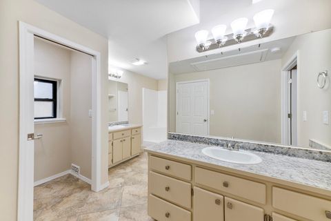 Tiny photo for 111 Lance Drive, Grants Pass, OR 97526 (MLS # 220215678)