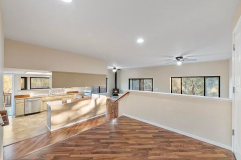 Tiny photo for 111 Lance Drive, Grants Pass, OR 97526 (MLS # 220215678)