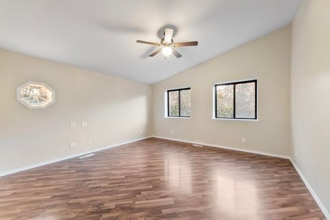 Tiny photo for 111 Lance Drive, Grants Pass, OR 97526 (MLS # 220215678)