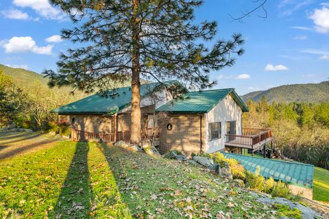 Tiny photo for 111 Lance Drive, Grants Pass, OR 97526 (MLS # 220215678)