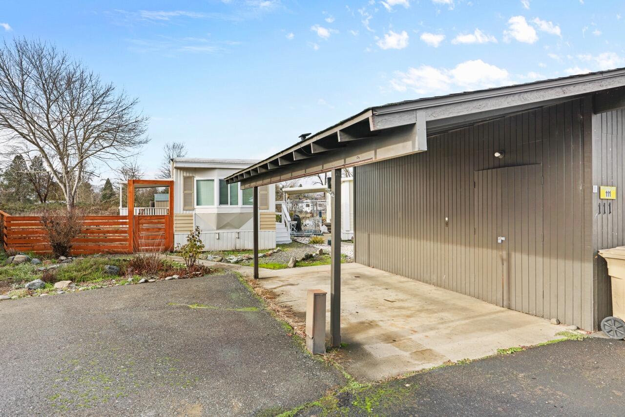 Rogue Lea Estates - Residential