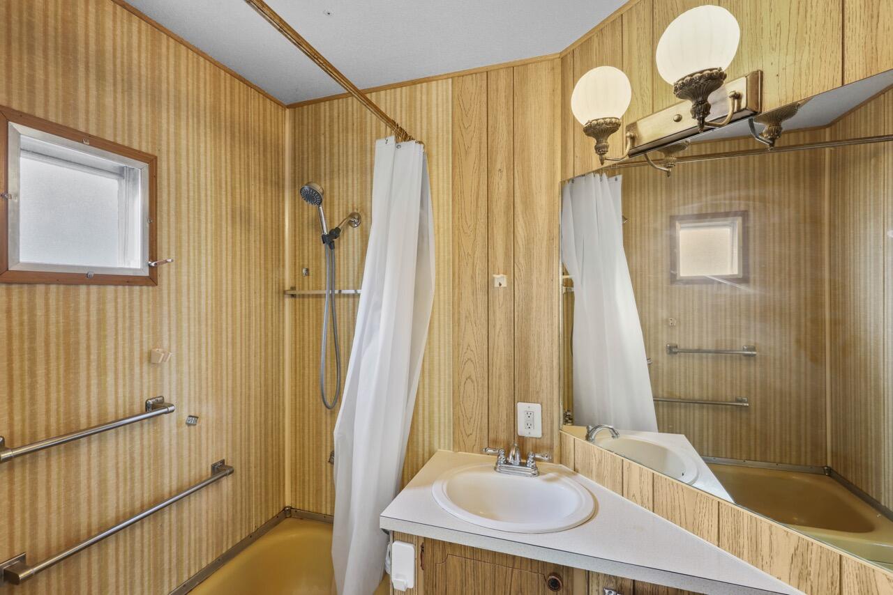 Rogue Lea Estates - Residential