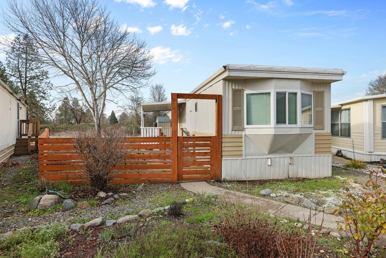 Rogue Lea Estates - Residential