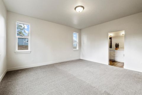 Tiny photo for 1205 Vine Maple Drive, Klamath Falls, OR 97601 (MLS # 220215651)