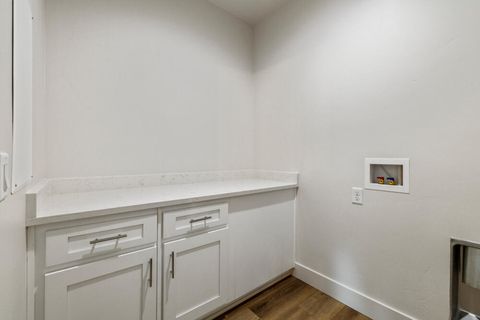 Tiny photo for 1205 Vine Maple Drive, Klamath Falls, OR 97601 (MLS # 220215651)