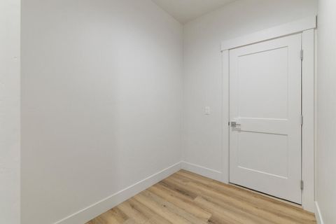 Tiny photo for 1205 Vine Maple Drive, Klamath Falls, OR 97601 (MLS # 220215651)