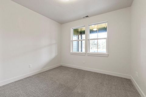 Tiny photo for 1205 Vine Maple Drive, Klamath Falls, OR 97601 (MLS # 220215651)