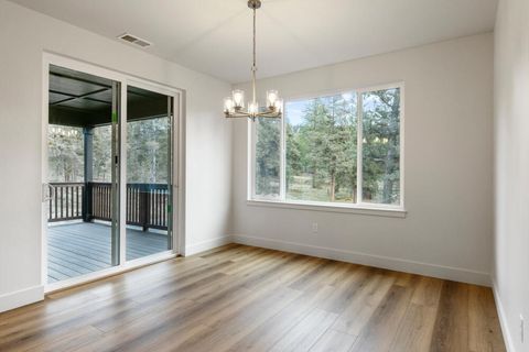 Tiny photo for 1205 Vine Maple Drive, Klamath Falls, OR 97601 (MLS # 220215651)