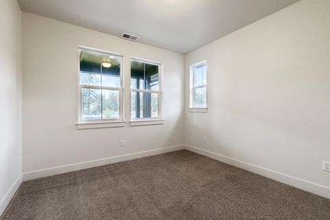 Tiny photo for 1205 Vine Maple Drive, Klamath Falls, OR 97601 (MLS # 220215651)
