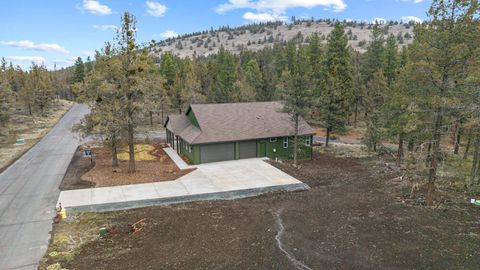 Tiny photo for 1205 Vine Maple Drive, Klamath Falls, OR 97601 (MLS # 220215651)