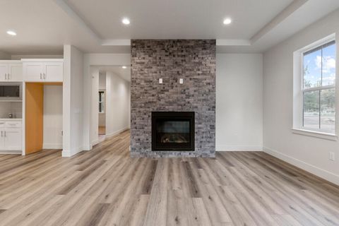 Tiny photo for 1205 Vine Maple Drive, Klamath Falls, OR 97601 (MLS # 220215651)