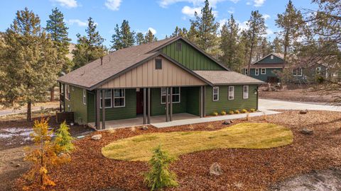 Photo of 1205 Vine Maple Drive, Klamath Falls, OR 97601 (MLS # 220215651)